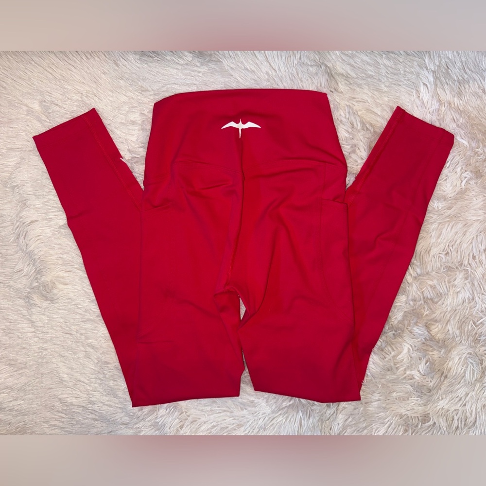 BNWOT Iwa Company Kaila 26” Full Length Pocket Legging in Hibiscus Pink. - Picture 3 of 5